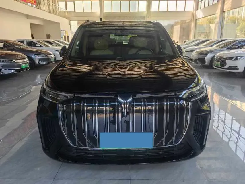 2022 Voyah Dream BEV 82KWH,autocango,china used car exporter,china ev exporter,chinese used car exporter,chinese used ev exporter