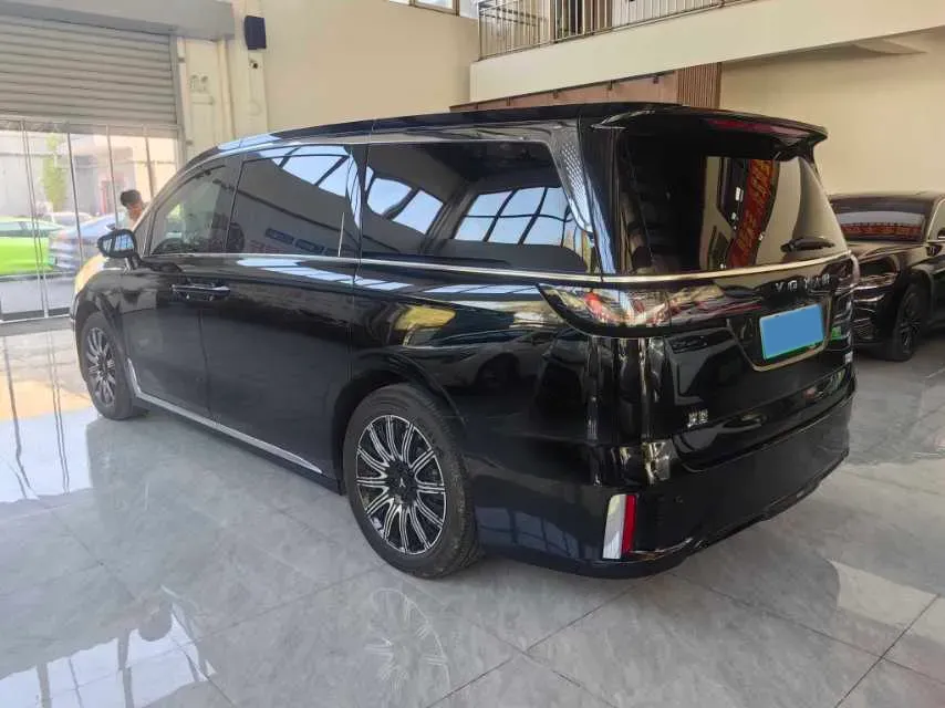 2022 Voyah Dream BEV 82KWH,autocango,china used car exporter,china ev exporter,chinese used car exporter,chinese used ev exporter