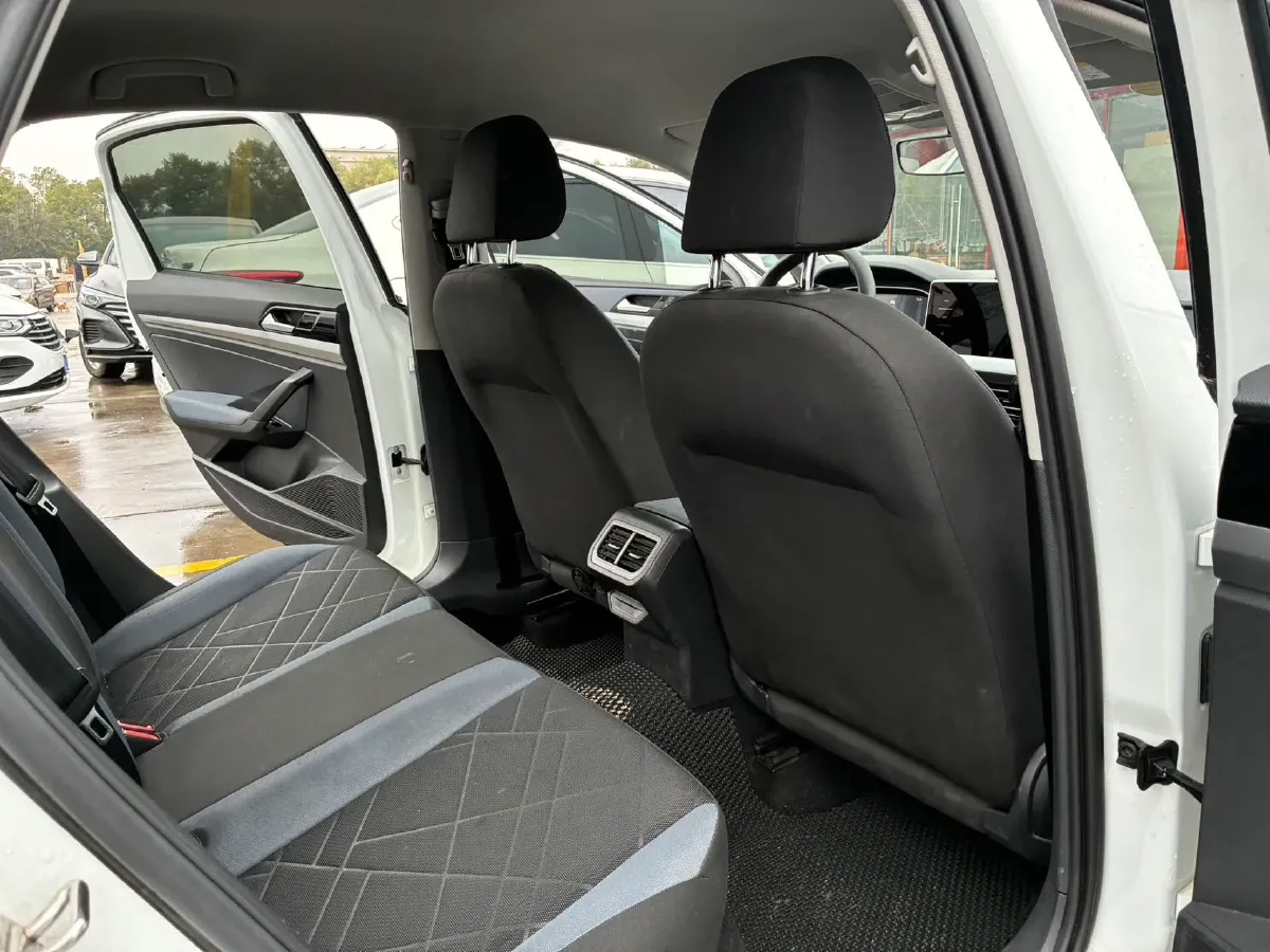 2023 Volkswagen Lavida 1.5L 110HP L4 6AT,autocango,china used car exporter,china ev exporter,chinese used car exporter,chinese used ev exporter