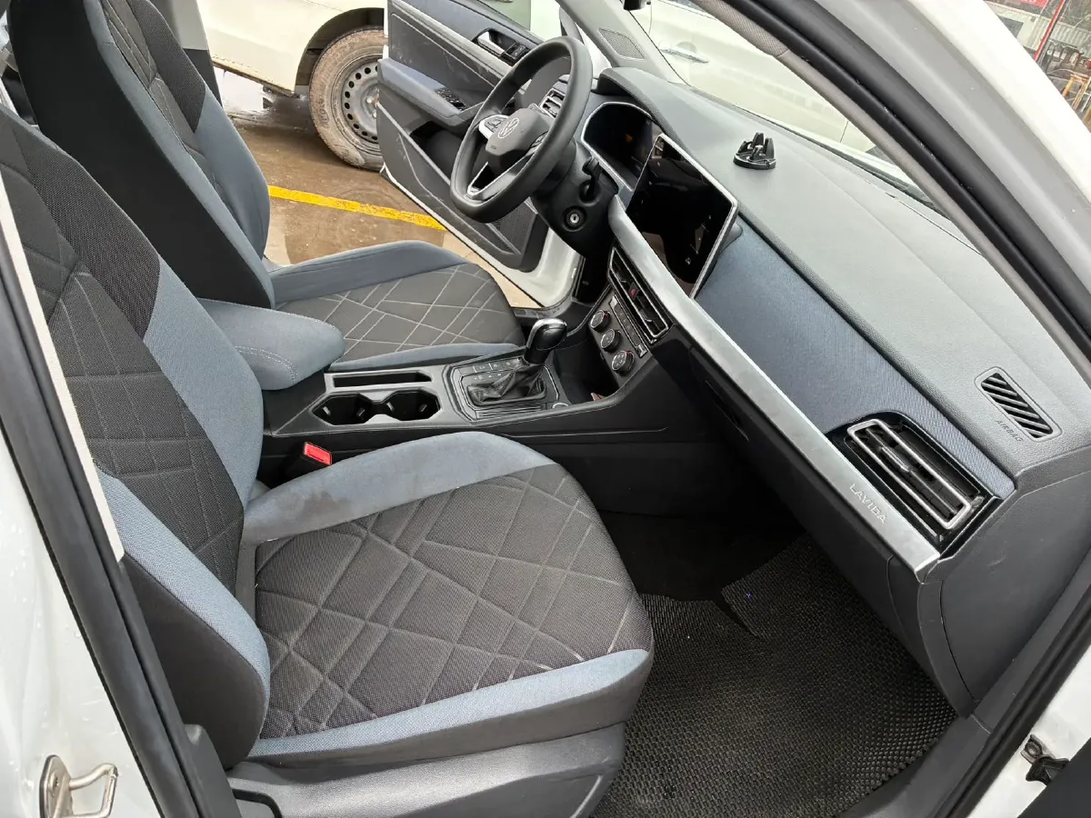 2023 Volkswagen Lavida 1.5L 110HP L4 6AT,autocango,china used car exporter,china ev exporter,chinese used car exporter,chinese used ev exporter