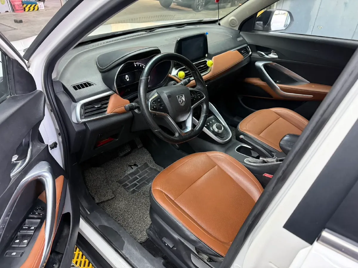 2017 HaiMa S5 Young Edition 1.6L 122HP L4 5MT,autocango,china used car exporter,china ev exporter,chinese used car exporter,chinese used ev exporter