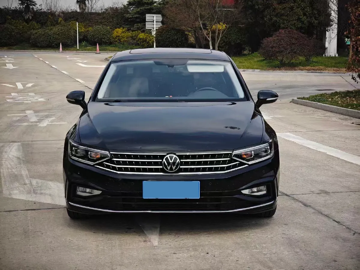 2023 Volkswagen Magotan 2.0T 186HP L4 7DCT,autocango,china used car exporter,china ev exporter,chinese used car exporter,chinese used ev exporter