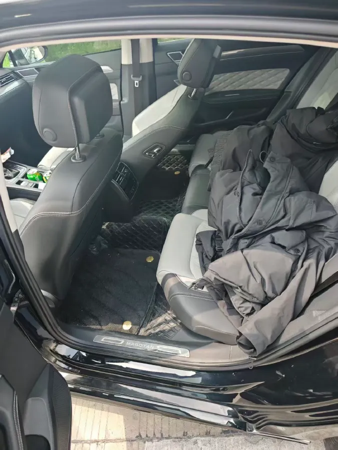 2023 Volkswagen Magotan 2.0T 186HP L4 7DCT,autocango,china used car exporter,china ev exporter,chinese used car exporter,chinese used ev exporter