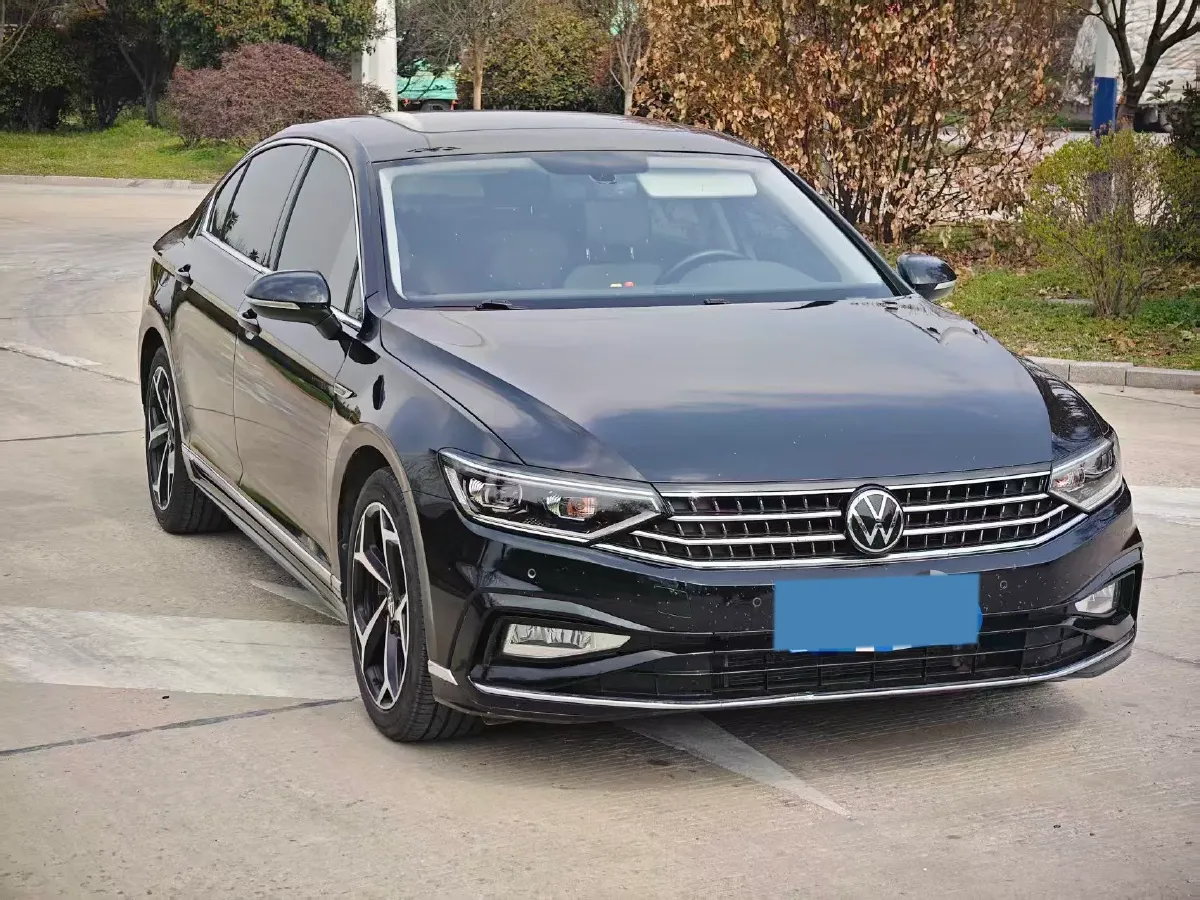 2023 Volkswagen Magotan 2.0T 186HP L4 7DCT,autocango,china used car exporter,china ev exporter,chinese used car exporter,chinese used ev exporter