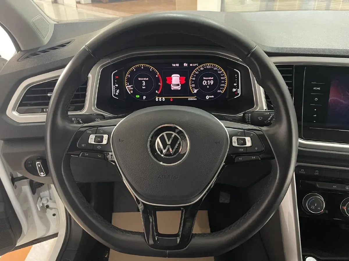 2022 Volkswagen T-Roc 1.4T 150HP L4 7DCT,autocango,china used car exporter,china ev exporter,chinese used car exporter,chinese used ev exporter