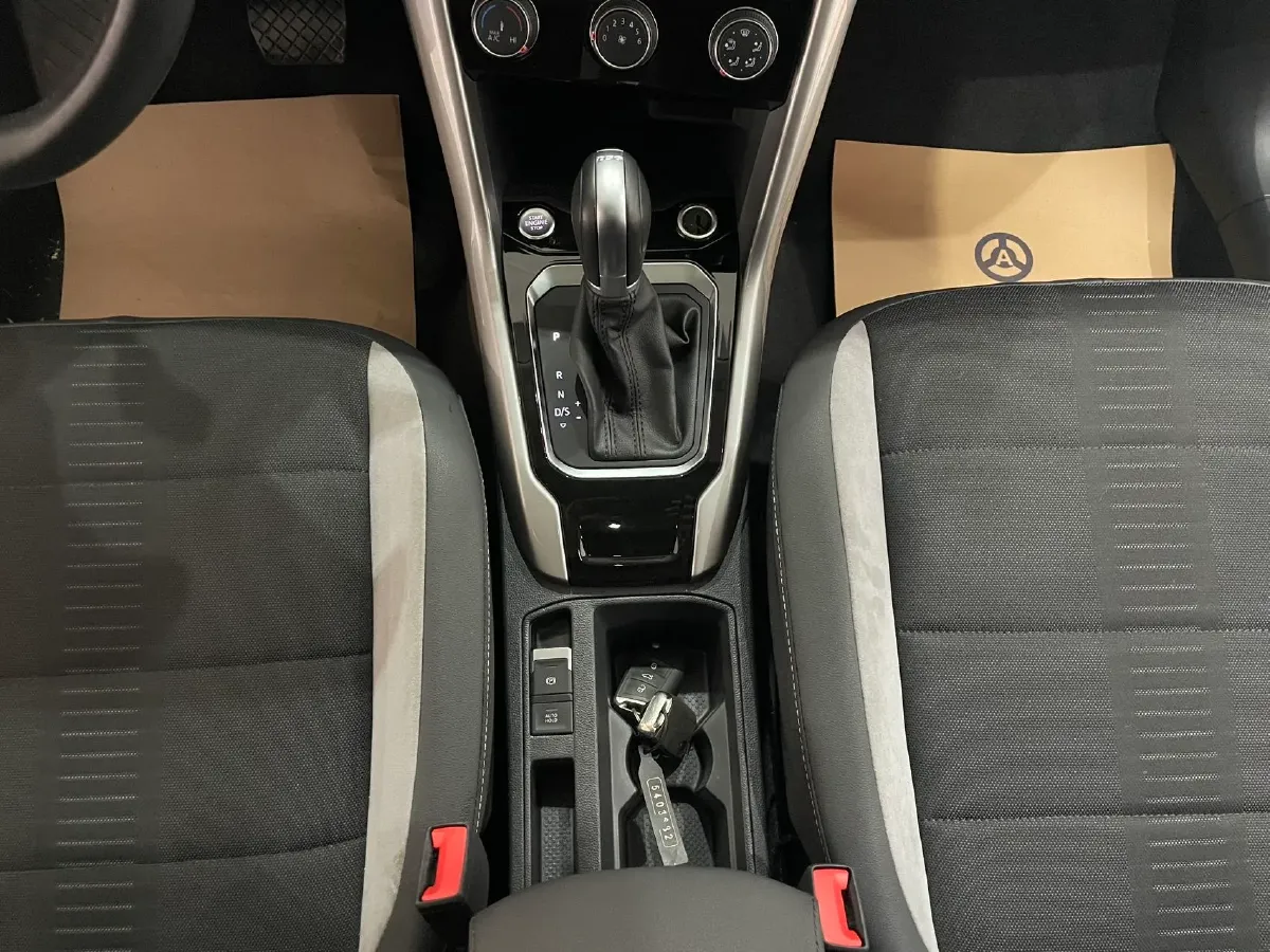 2022 Volkswagen T-Roc 1.4T 150HP L4 7DCT,autocango,china used car exporter,china ev exporter,chinese used car exporter,chinese used ev exporter