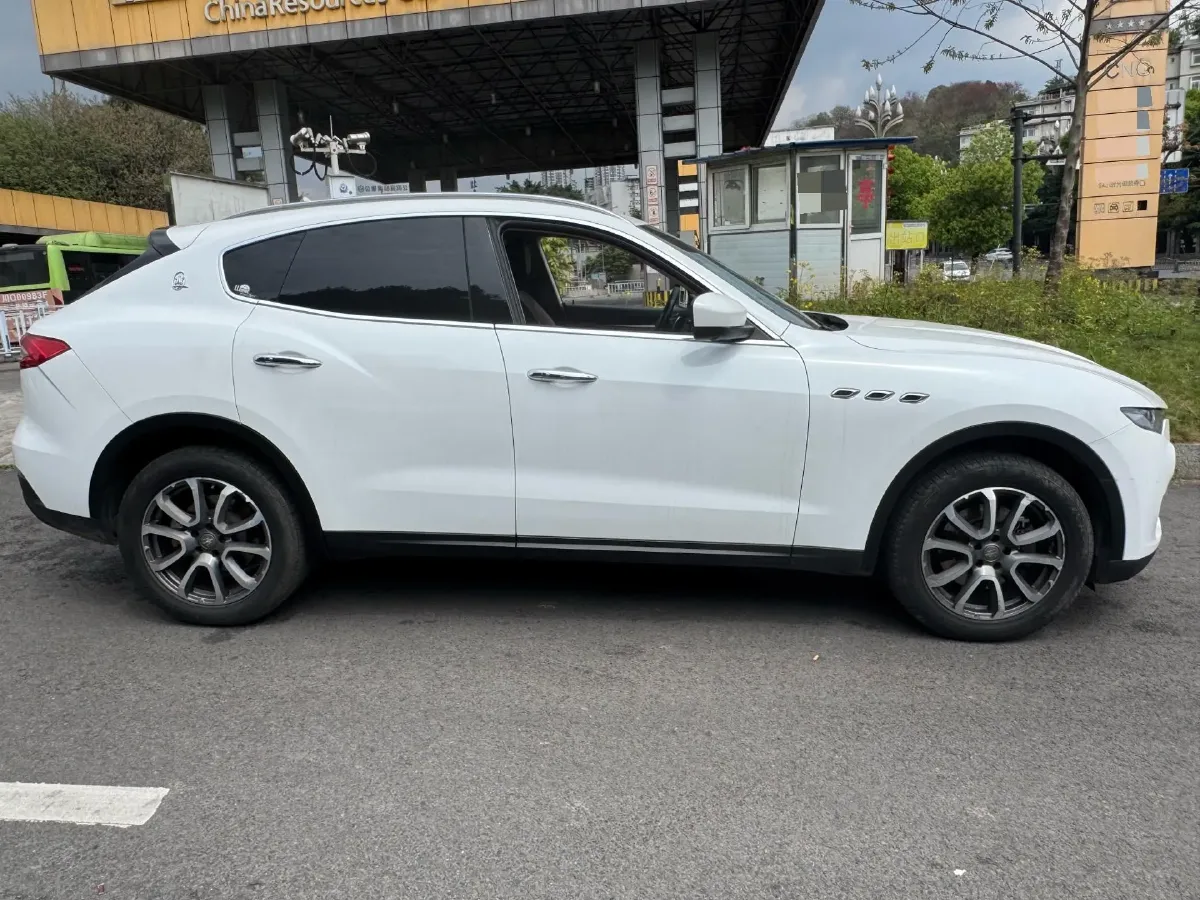 2018 Maserati Levante 3.0T 350HP V6 8AT,autocango,china used car exporter,china ev exporter,chinese used car exporter,chinese used ev exporter