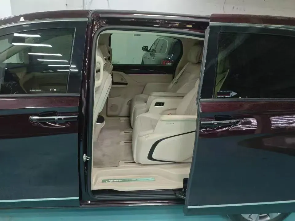 2022 Buick GL8 2.0T 237HP L4 9AT,autocango,china used car exporter,china ev exporter,chinese used car exporter,chinese used ev exporter