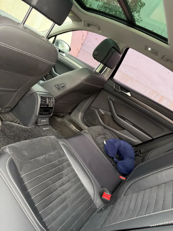 2019 Volkswagen Magotan 2.0T 186HP L4 7DCT,autocango,china used car exporter,china ev exporter,chinese used car exporter,chinese used ev exporter