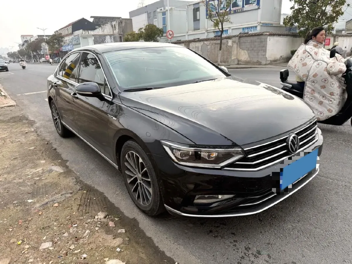 2019 Volkswagen Magotan 2.0T 186HP L4 7DCT,autocango,china used car exporter,china ev exporter,chinese used car exporter,chinese used ev exporter