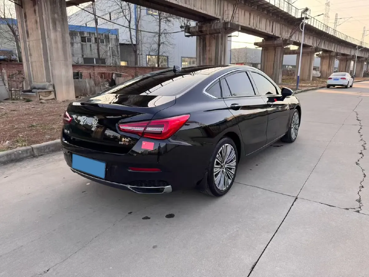 2020 HongQi H5 1.5T 169HP L4 7DCT,autocango,china used car exporter,china ev exporter,chinese used car exporter,chinese used ev exporter