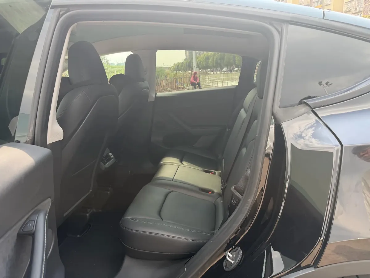 2022 Tesla Model Y BEV 60KWH,autocango,china used car exporter,china ev exporter,chinese used car exporter,chinese used ev exporter