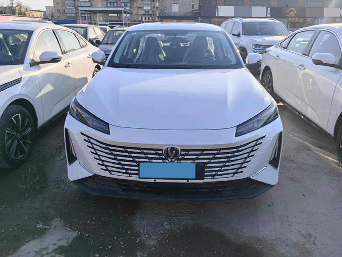 2024 ChangAn UNI-V iDD 1.5L 110HP L4 E-CVT PHEV 18.99KWH,autocango,china used car exporter,china ev exporter,chinese used car exporter,chinese used ev exporter