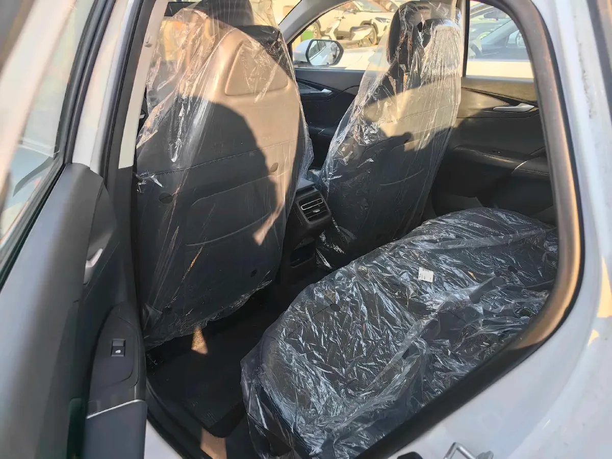 2024 ChangAn UNI-V iDD 1.5L 110HP L4 E-CVT PHEV 18.99KWH,autocango,china used car exporter,china ev exporter,chinese used car exporter,chinese used ev exporter