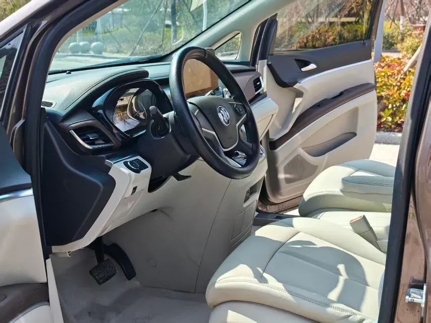 2022 Buick GL8 2.0T 237HP L4 9AT,autocango,china used car exporter,china ev exporter,chinese used car exporter,chinese used ev exporter