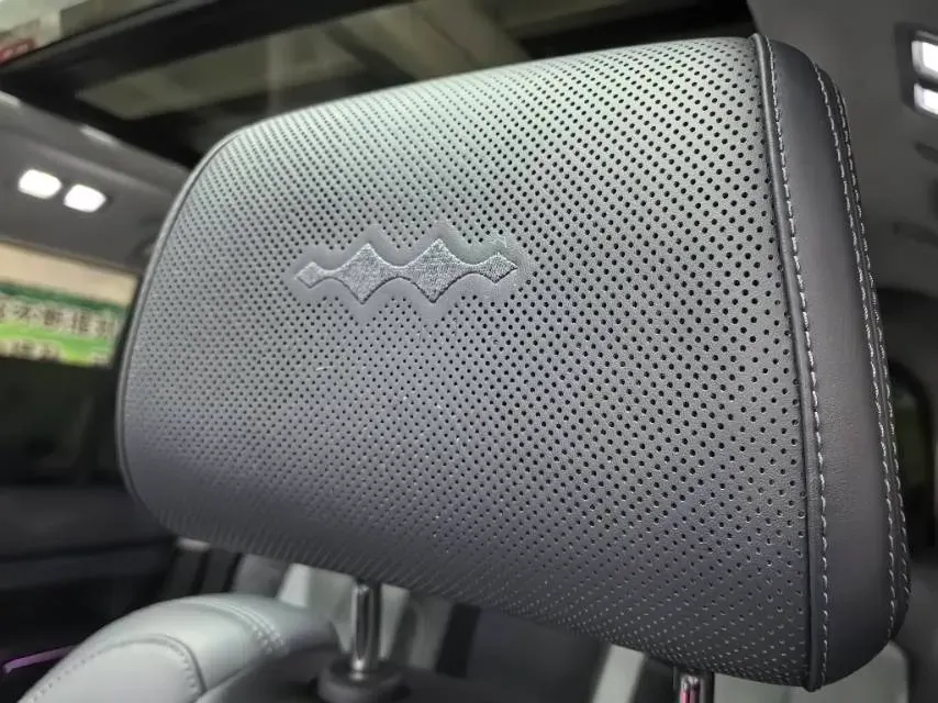 2023 FangChengBao Bao 5 1.5T 194HP L4 E-CVT PHEV 31.8KWH,autocango,china used car exporter,china ev exporter,chinese used car exporter,chinese used ev exporter