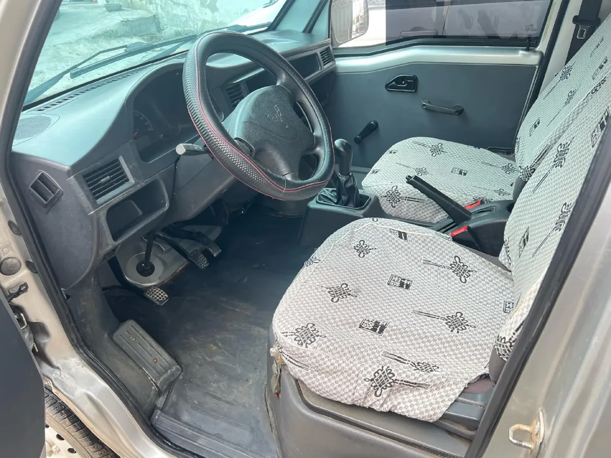 2015 WuLing ZhiGuang 1.2L 82HP L4 5MT,autocango,china used car exporter,china ev exporter,chinese used car exporter,chinese used ev exporter