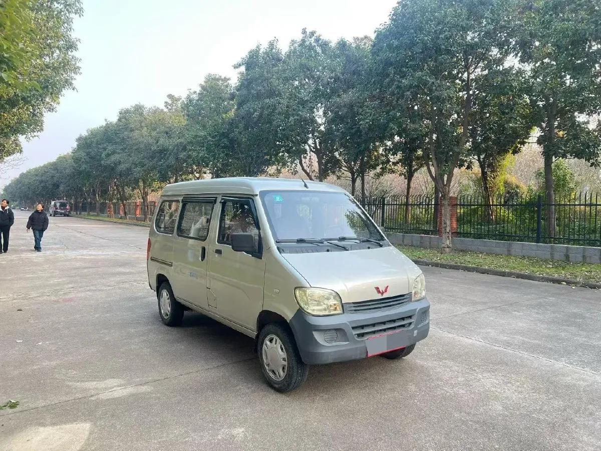 2015 WuLing ZhiGuang 1.2L 82HP L4 5MT,autocango,china used car exporter,china ev exporter,chinese used car exporter,chinese used ev exporter