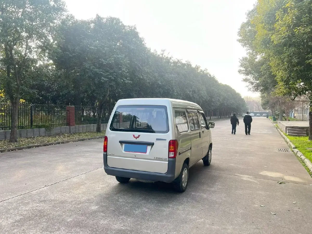 2015 WuLing ZhiGuang 1.2L 82HP L4 5MT,autocango,china used car exporter,china ev exporter,chinese used car exporter,chinese used ev exporter