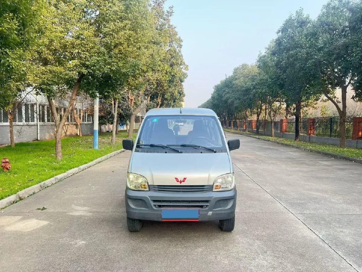 2015 WuLing ZhiGuang 1.2L 82HP L4 5MT,autocango,china used car exporter,china ev exporter,chinese used car exporter,chinese used ev exporter