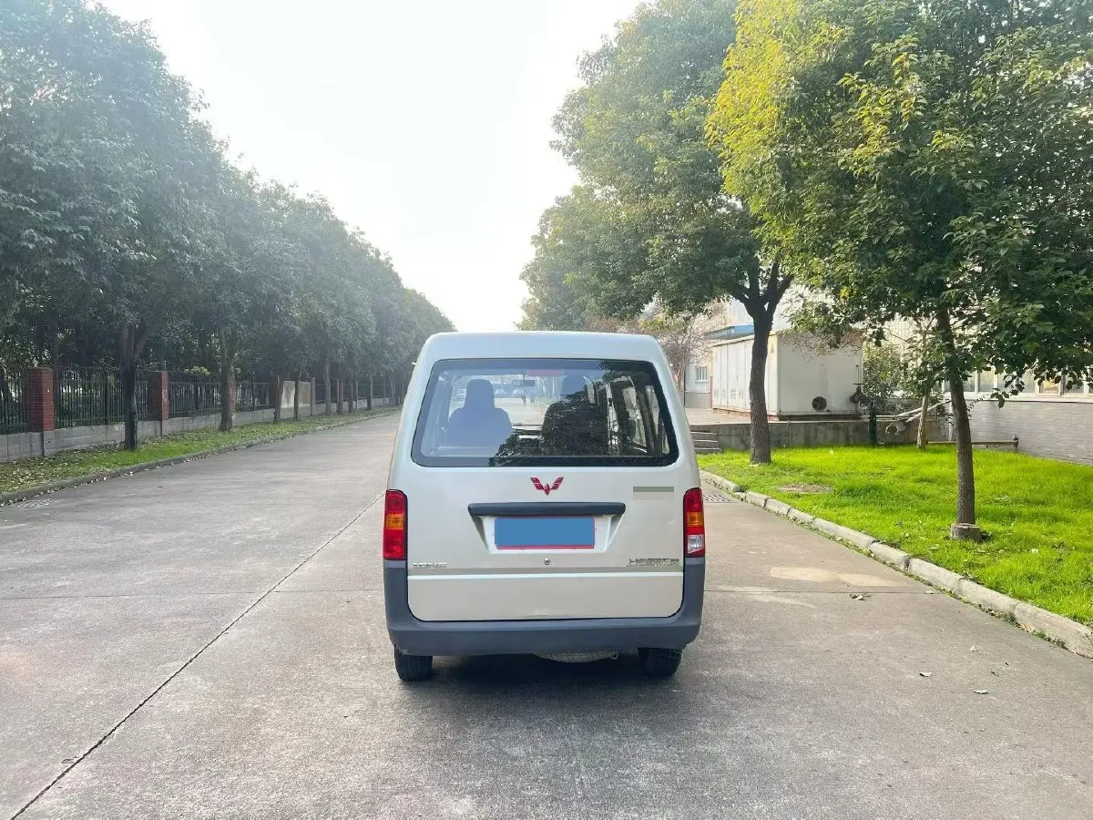 2015 WuLing ZhiGuang 1.2L 82HP L4 5MT,autocango,china used car exporter,china ev exporter,chinese used car exporter,chinese used ev exporter