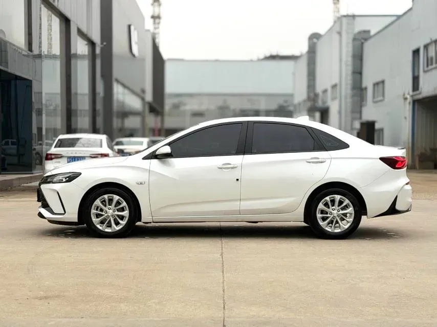 2024 Chevrolet Monza 1.5L 113HP L4 6DCT,autocango,china used car exporter,china ev exporter,chinese used car exporter,chinese used ev exporter