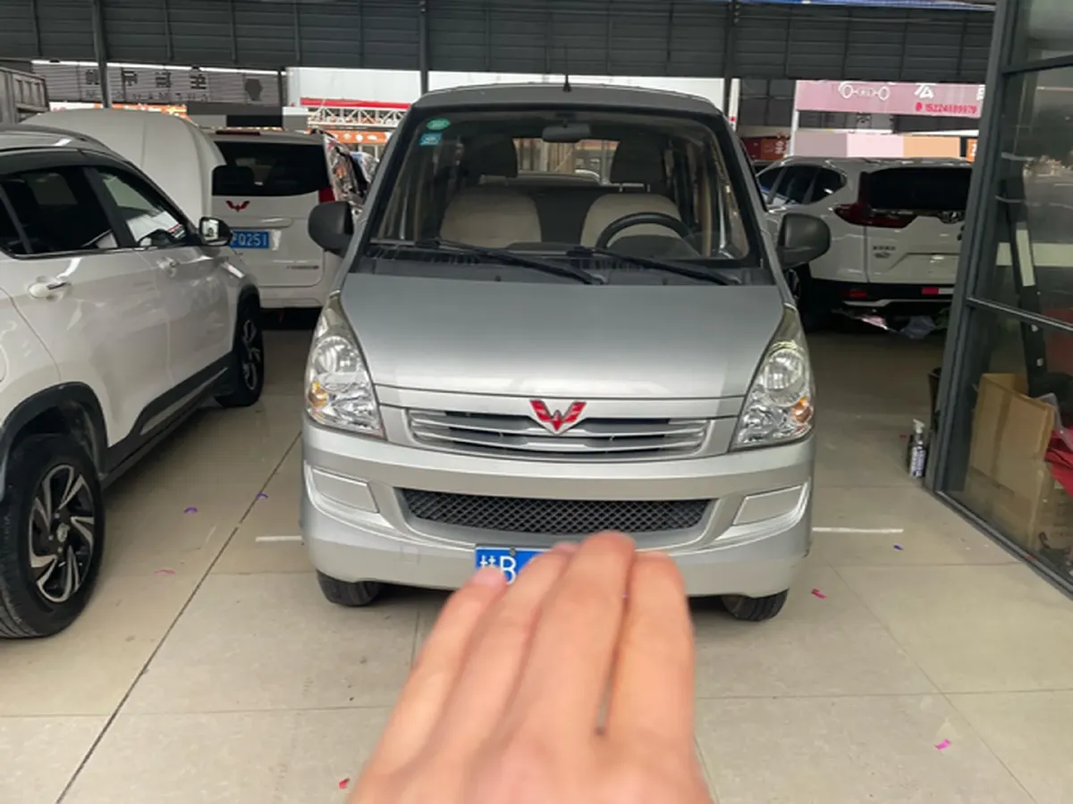 2020 WuLing RongGuang 1.2L 76HP L4 5MT,autocango,china used car exporter,china ev exporter,chinese used car exporter,chinese used ev exporter