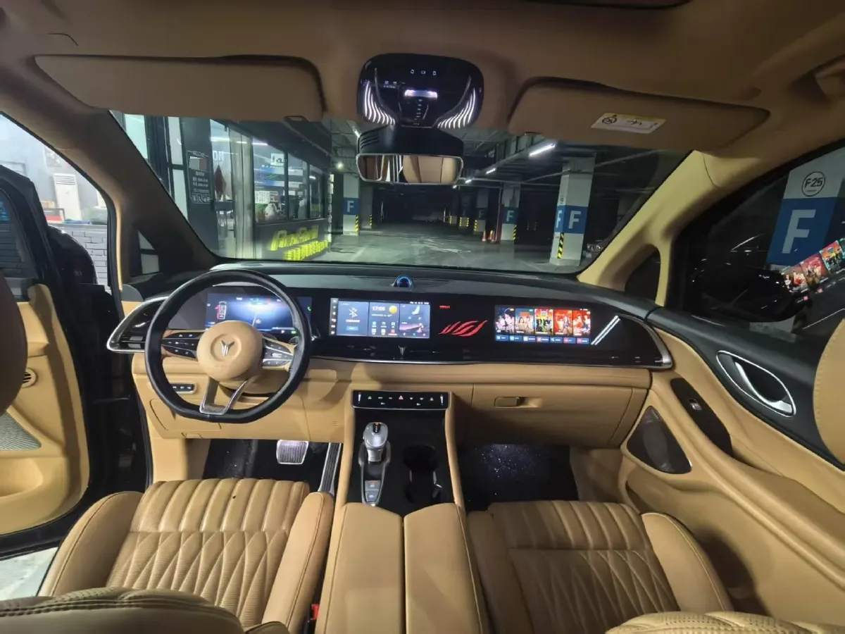 2022 Voyah Dream 1.5T 136HP L4 PHEV 25.57KWH,autocango,china used car exporter,china ev exporter,chinese used car exporter,chinese used ev exporter