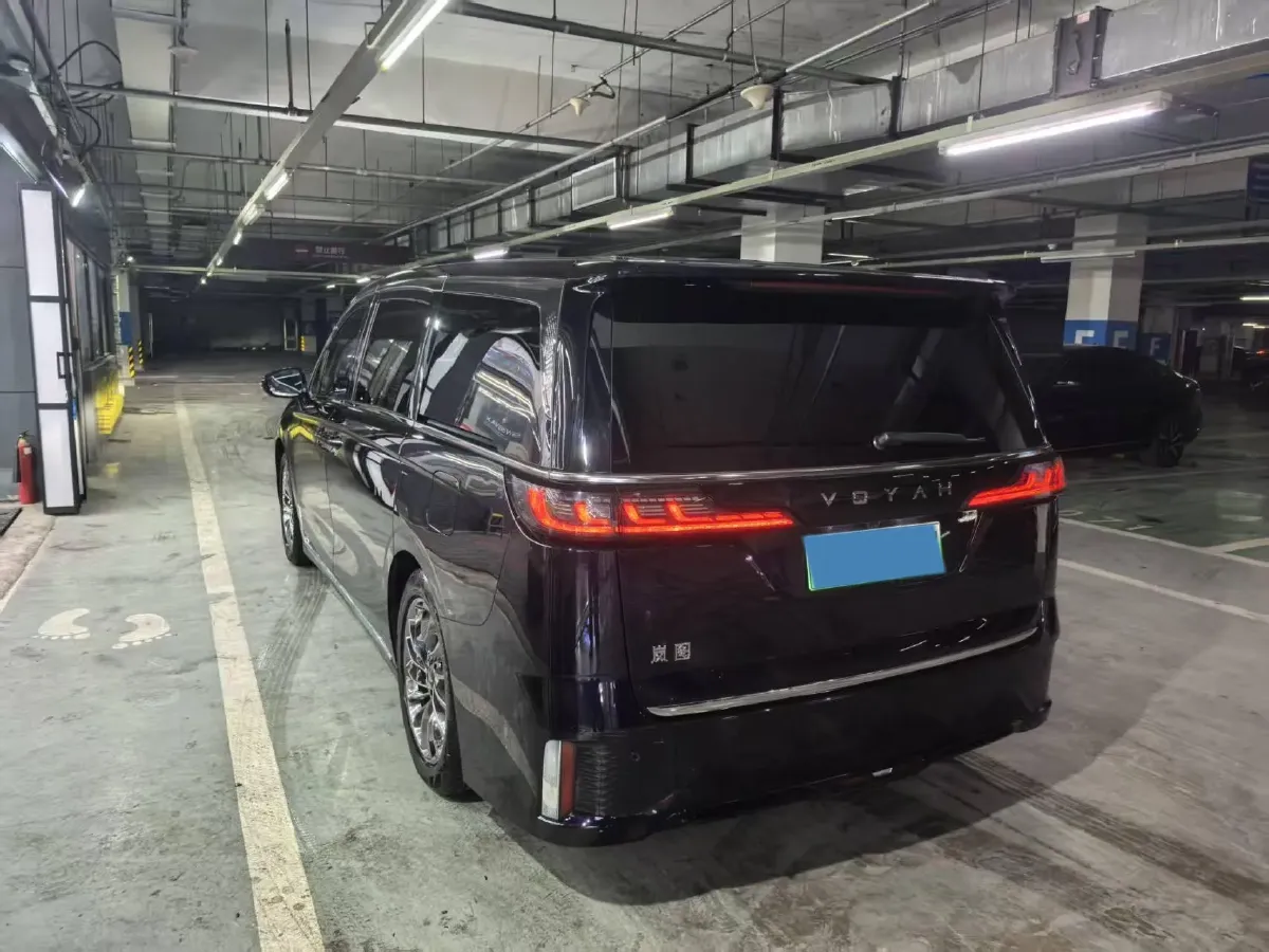 2022 Voyah Dream 1.5T 136HP L4 PHEV 25.57KWH,autocango,china used car exporter,china ev exporter,chinese used car exporter,chinese used ev exporter