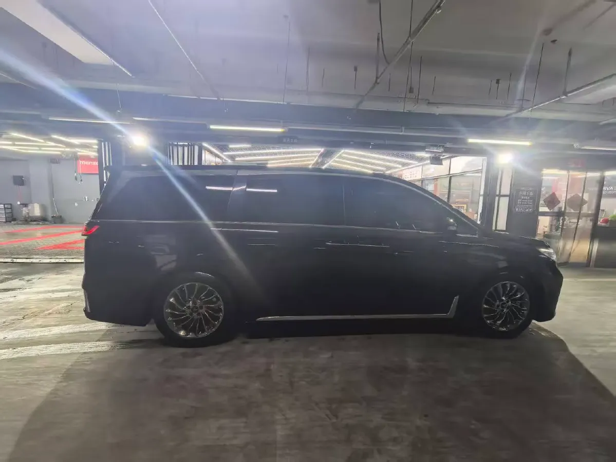 2022 Voyah Dream 1.5T 136HP L4 PHEV 25.57KWH,autocango,china used car exporter,china ev exporter,chinese used car exporter,chinese used ev exporter