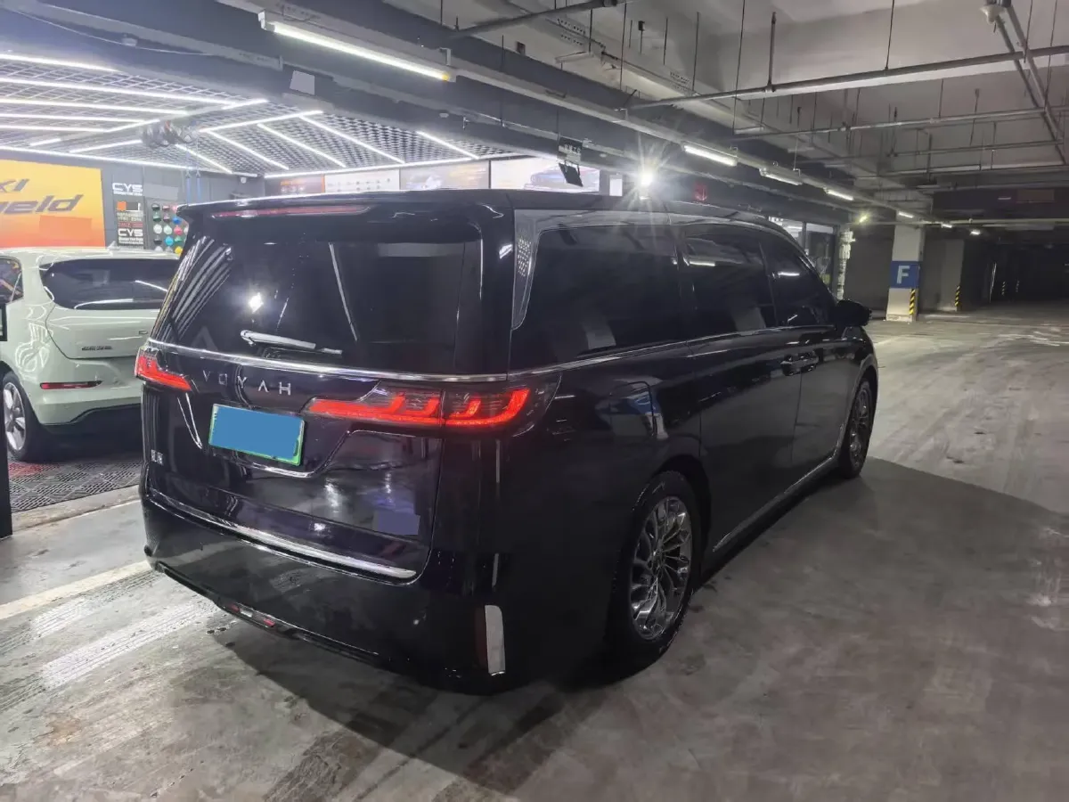 2022 Voyah Dream 1.5T 136HP L4 PHEV 25.57KWH,autocango,china used car exporter,china ev exporter,chinese used car exporter,chinese used ev exporter