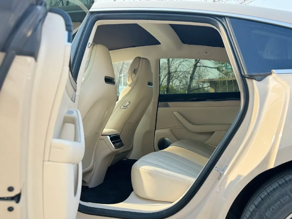 2025 Luxeed S7 BEV 100KWH,autocango,china used car exporter,china ev exporter,chinese used car exporter,chinese used ev exporter