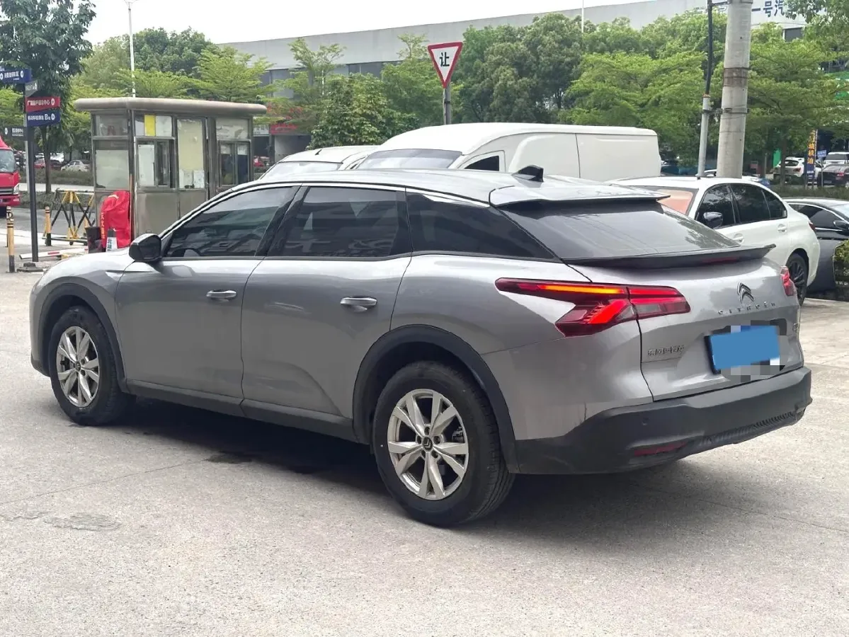 2025 Geely Preface 1.5T 181HP L4 7DCT,autocango,china used car exporter,china ev exporter,chinese used car exporter,chinese used ev exporter