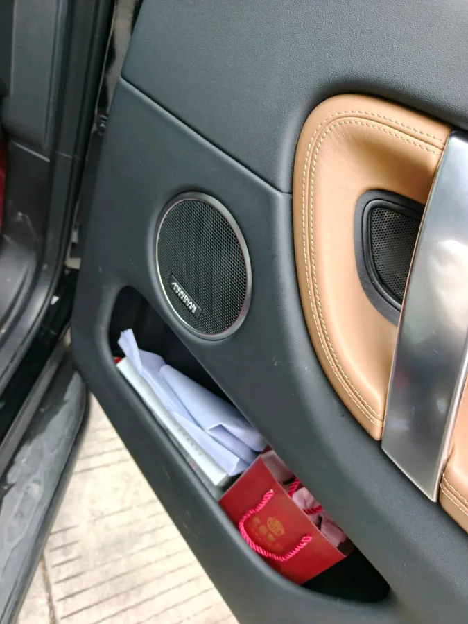 2023 Land Rover Discovery Sport 2.0T 249HP L4 9AT,autocango,china used car exporter,china ev exporter,chinese used car exporter,chinese used ev exporter