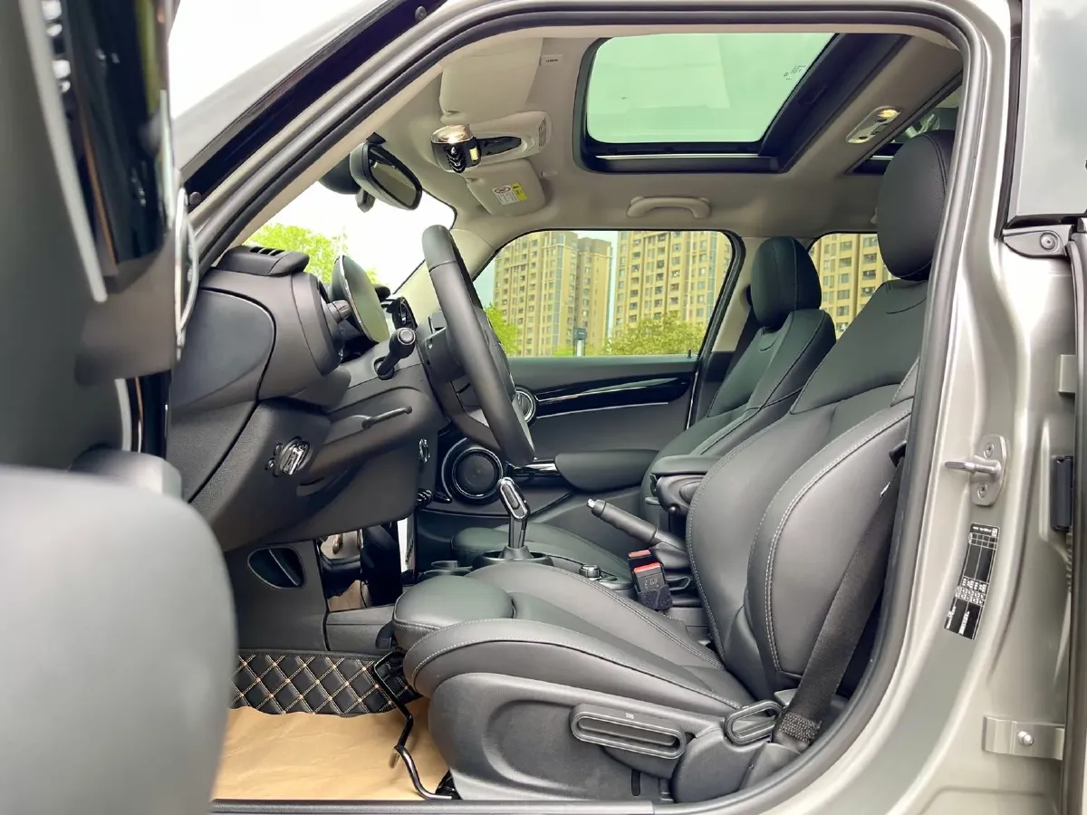 2023 MINI MINI 1.5T 136HP L3 7DCT,autocango,china used car exporter,china ev exporter,chinese used car exporter,chinese used ev exporter