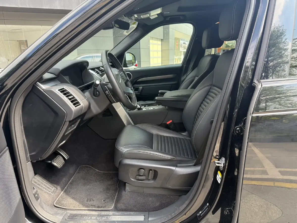 2025 Land Rover Discovery 3.0T 360HP L6 8AT,autocango,china used car exporter,china ev exporter,chinese used car exporter,chinese used ev exporter
