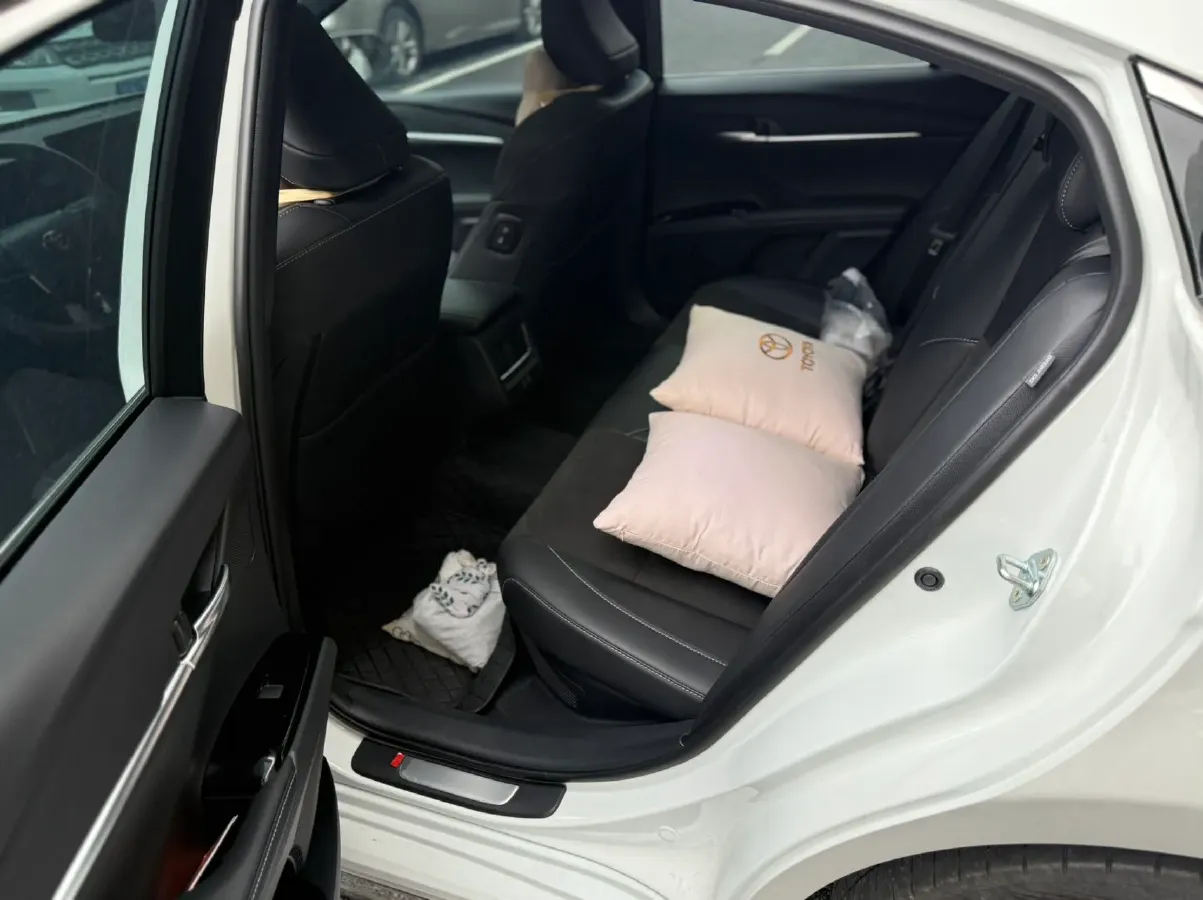 2024 Toyota Camry 2.0L 152HP L4 E-CVT Hybrid,autocango,china used car exporter,china ev exporter,chinese used car exporter,chinese used ev exporter