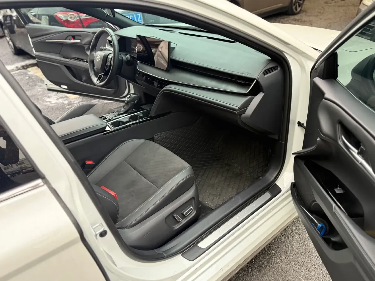 2024 Toyota Camry 2.0L 152HP L4 E-CVT Hybrid,autocango,china used car exporter,china ev exporter,chinese used car exporter,chinese used ev exporter