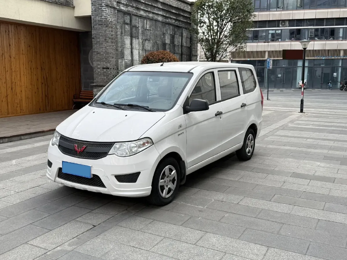 2015 WuLing HongGuang 1.5L 112HP L4 5MT,autocango,china used car exporter,china ev exporter,chinese used car exporter,chinese used ev exporter