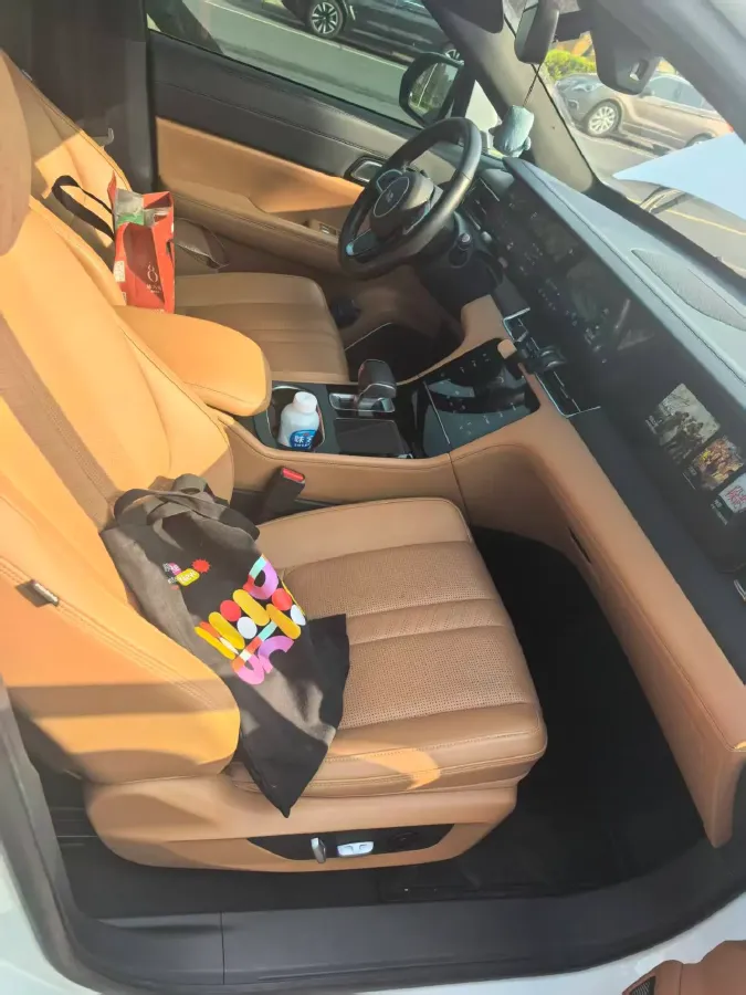 2020 Li ONE Range Extended 131HP REEV 40.5KWH,autocango,china used car exporter,china ev exporter,chinese used car exporter,chinese used ev exporter