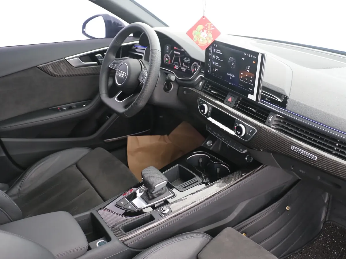 2024 Audi A4L 2.0T 245HP L4 7DCT,autocango,china used car exporter,china ev exporter,chinese used car exporter,chinese used ev exporter