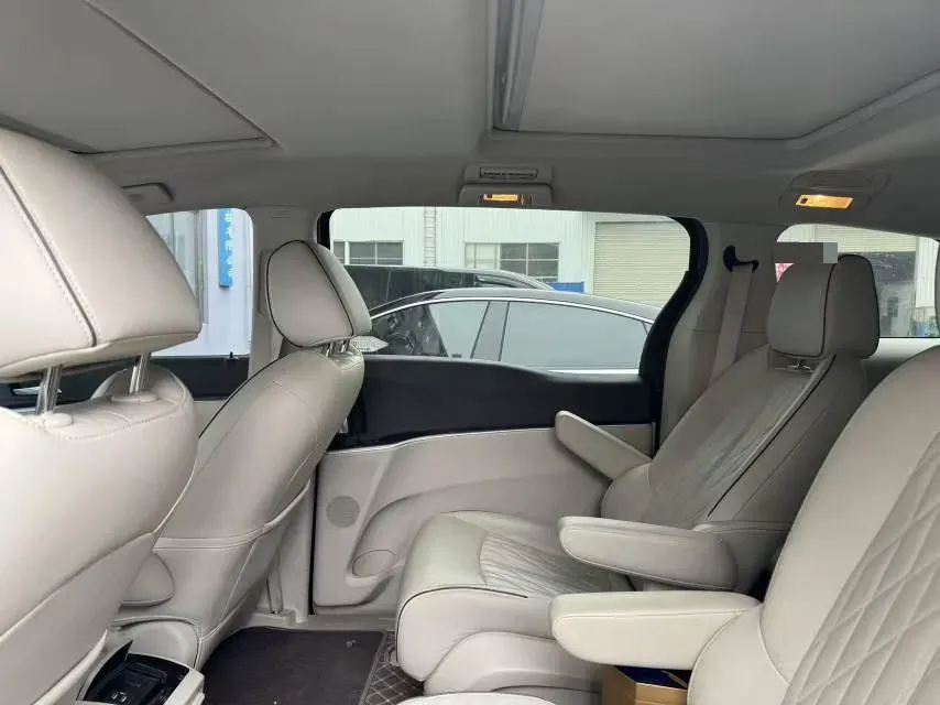 2021 Buick GL8 2.0T 237HP L4 9AT,autocango,china used car exporter,china ev exporter,chinese used car exporter,chinese used ev exporter