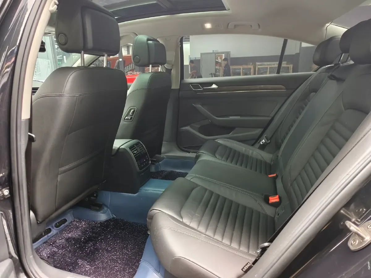 2018 Volkswagen Magotan 1.8T 180HP L4 7DCT,autocango,china used car exporter,china ev exporter,chinese used car exporter,chinese used ev exporter