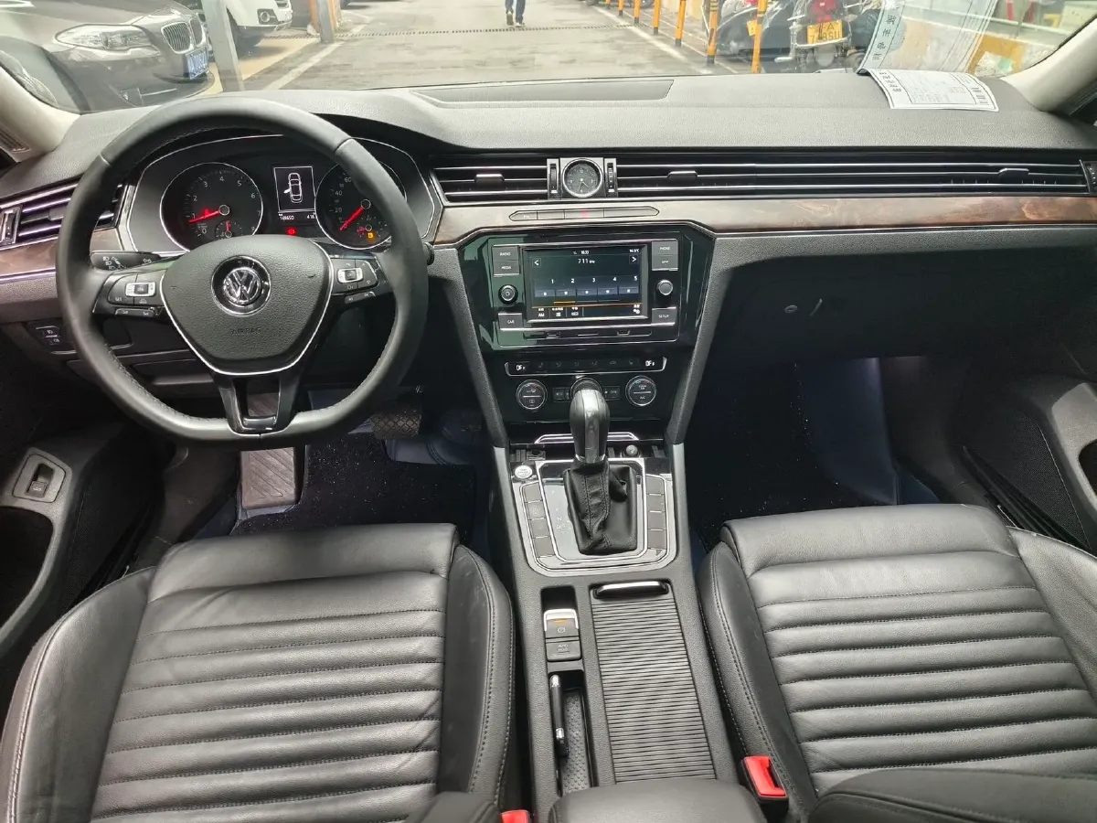 2018 Volkswagen Magotan 1.8T 180HP L4 7DCT,autocango,china used car exporter,china ev exporter,chinese used car exporter,chinese used ev exporter