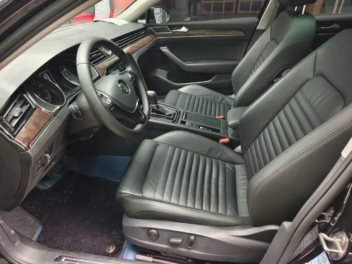 2018 Volkswagen Magotan 1.8T 180HP L4 7DCT,autocango,china used car exporter,china ev exporter,chinese used car exporter,chinese used ev exporter