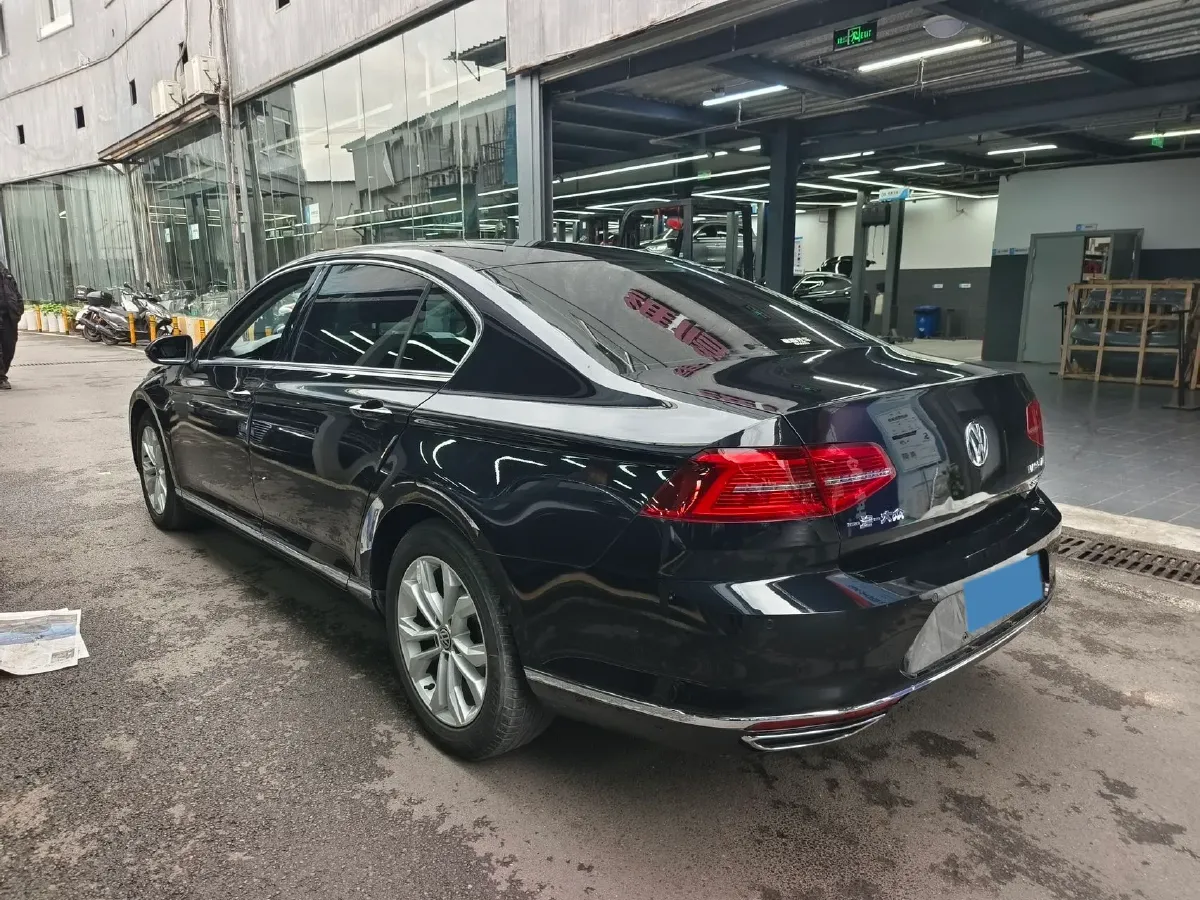 2018 Volkswagen Magotan 1.8T 180HP L4 7DCT,autocango,china used car exporter,china ev exporter,chinese used car exporter,chinese used ev exporter