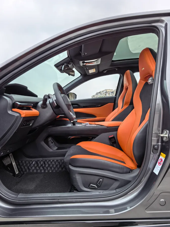 2023 ChangAn UNI-V 2.0T 233HP L4 8AT,autocango,china used car exporter,china ev exporter,chinese used car exporter,chinese used ev exporter