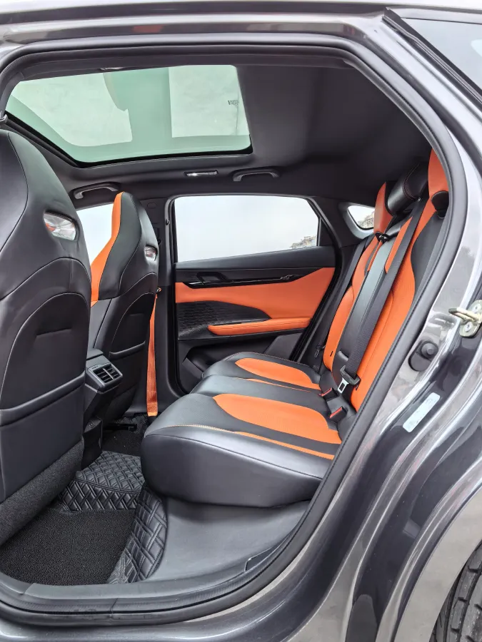 2023 ChangAn UNI-V 2.0T 233HP L4 8AT,autocango,china used car exporter,china ev exporter,chinese used car exporter,chinese used ev exporter