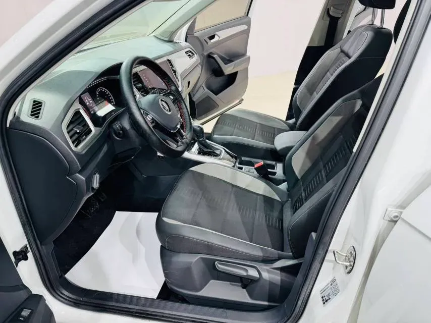 2021 Volkswagen T-Roc 1.4T 150HP L4 7DCT,autocango,china used car exporter,china ev exporter,chinese used car exporter,chinese used ev exporter