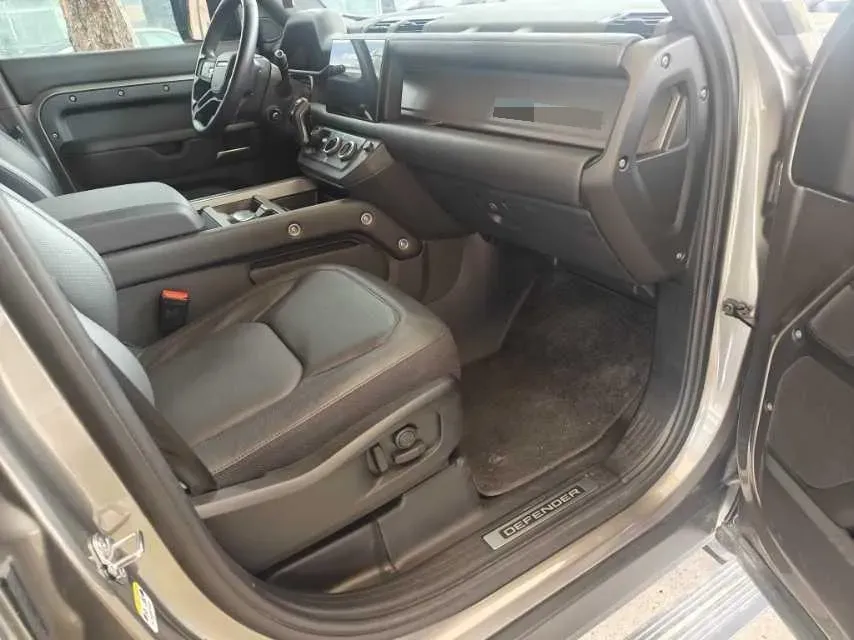 2025 Land Rover Defender 3.0T 400HP L6 8AT,autocango,china used car exporter,china ev exporter,chinese used car exporter,chinese used ev exporter